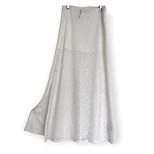 La vie en rose white crochet style maxi skirt NWT